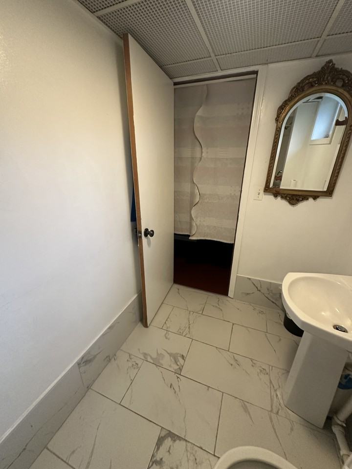 2758 Dayton Dr #B1 - Photo 6 of 7