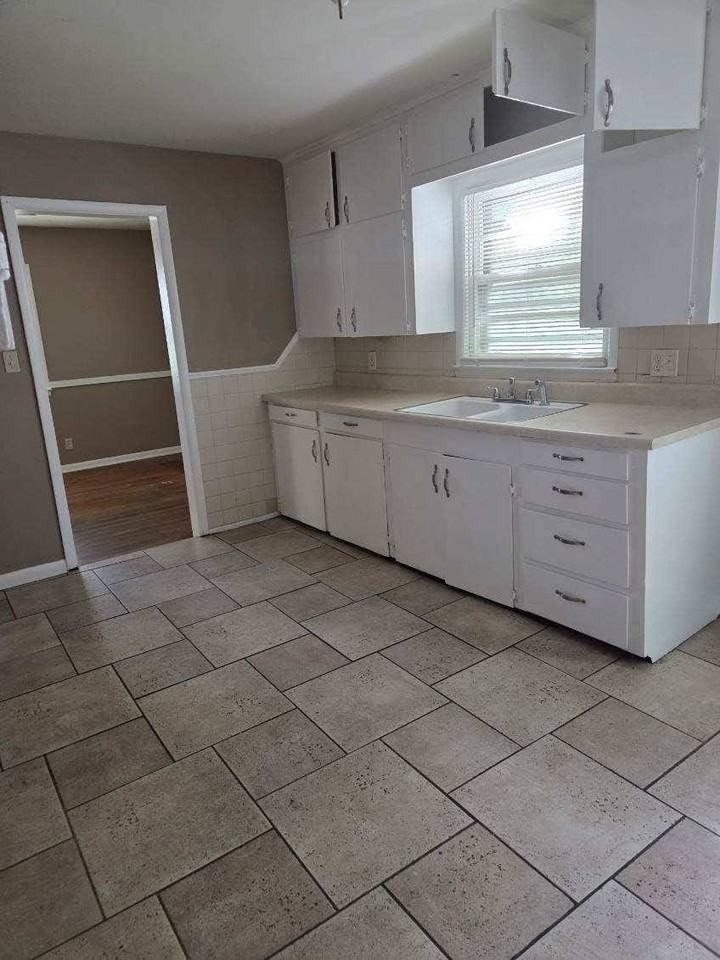 3861 E 60th St #NA - Photo 2 of 12