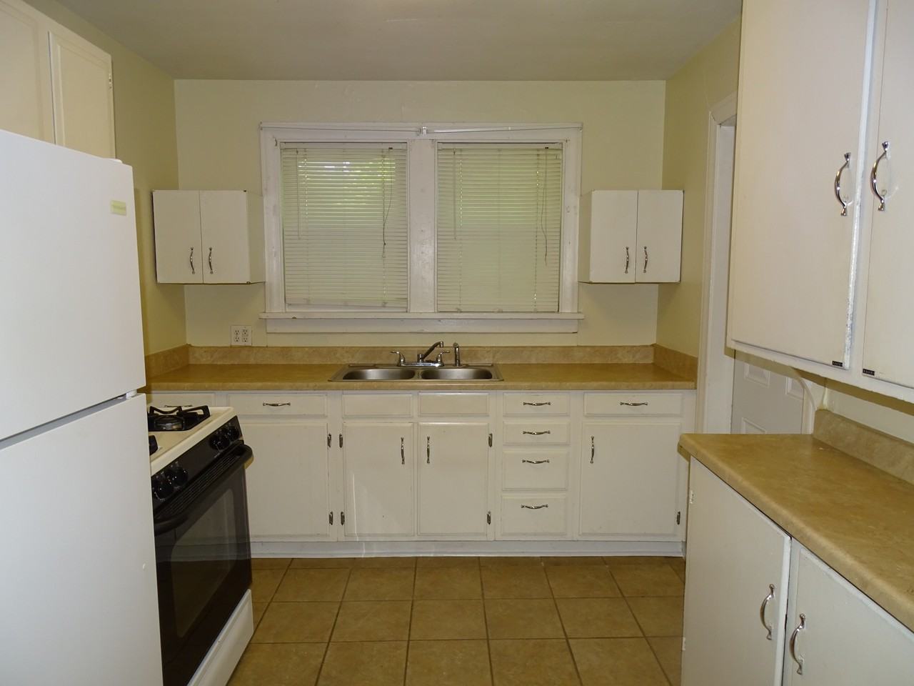 149 Chestnut St #1 - Photo 7 of 12