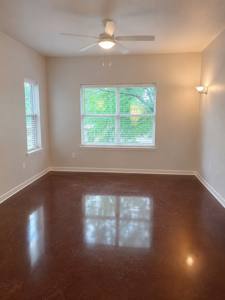 955 W Hughes St #955 - Photo 6 of 14