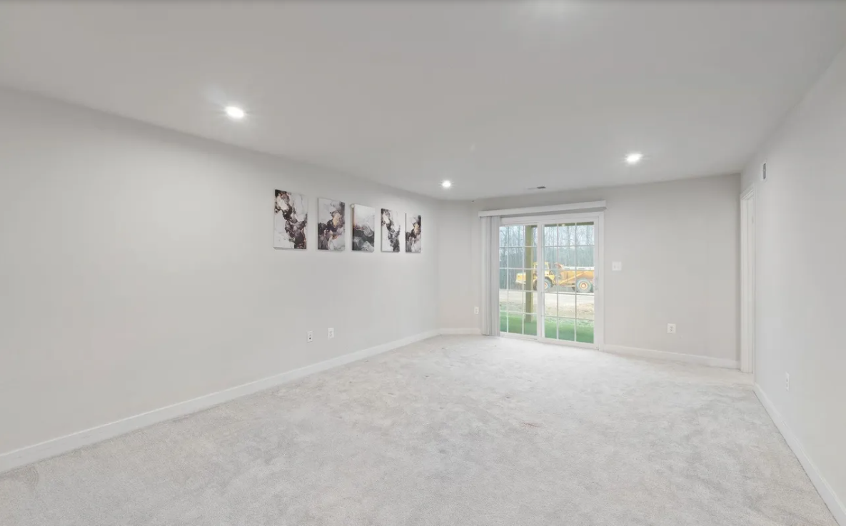 2402 Crescent Way - Photo 4 of 19