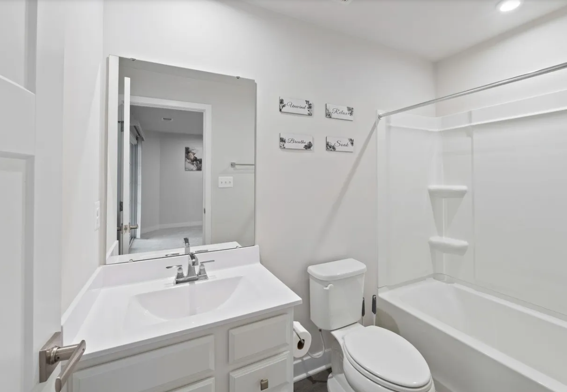 2402 Crescent Way - Photo 5 of 19