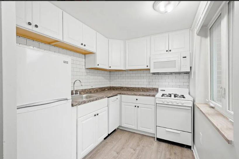 5923 Howe St #5 - Photo 3 of 9