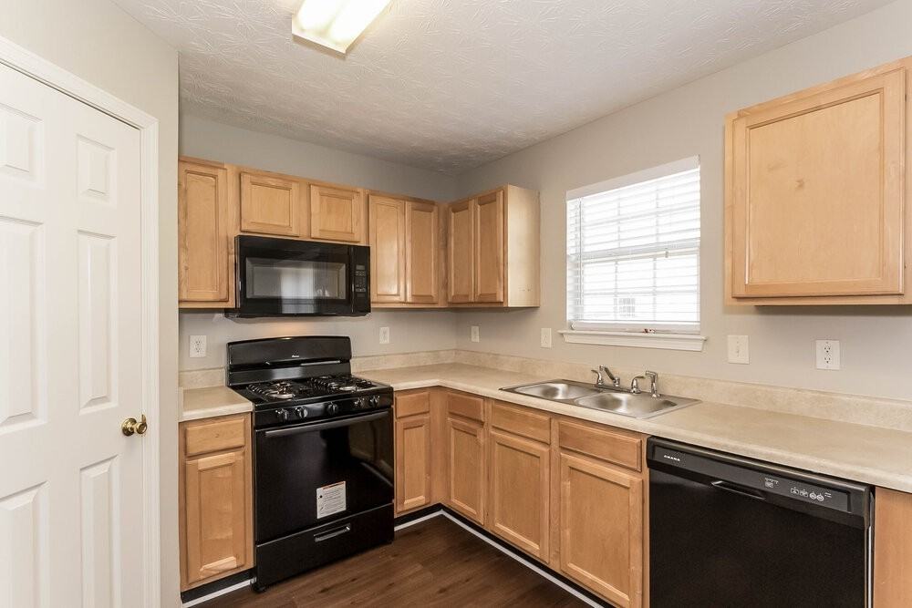 271 Springbottom Ct - Photo 7 of 15