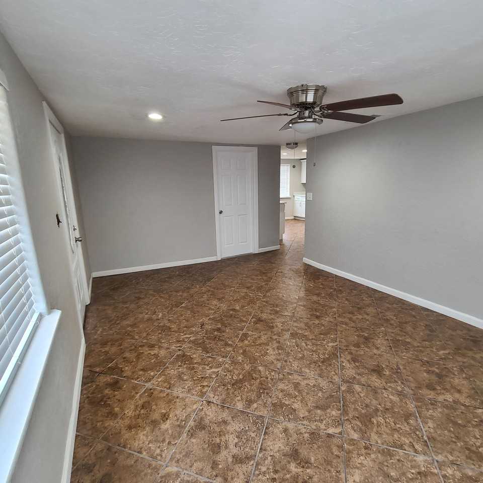 1419 S Monroe Ave #A - Photo 2 of 16