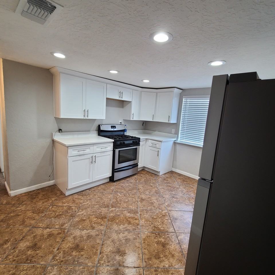 1419 S Monroe Ave #A - Photo 5 of 16