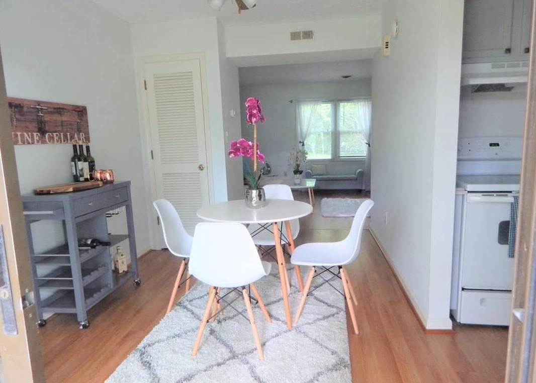 727 6th Ave S #B - Photo 3 of 8