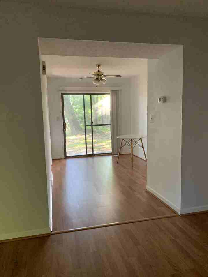 727 6th Ave S #B - Photo 4 of 8