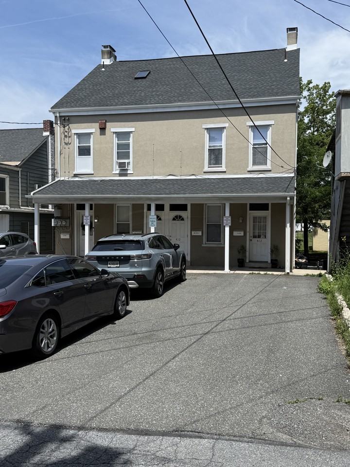 412 Chestnut St #2 - Photo 2 of 14