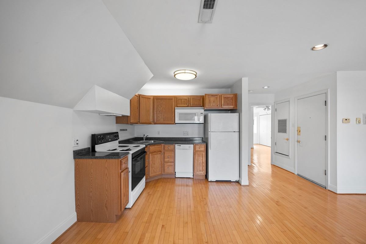 417 Denniston St #4 - Photo 2 of 15