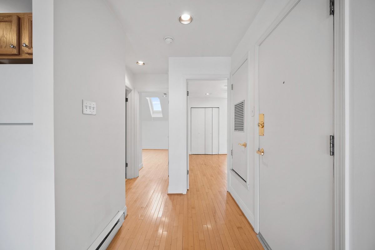 417 Denniston St #4 - Photo 4 of 15