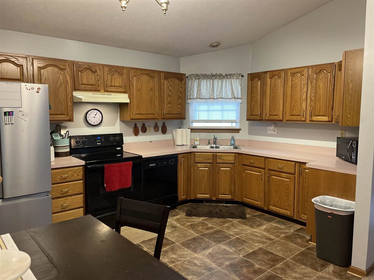 315 Cromwell Ct #NA - Photo 2 of 7