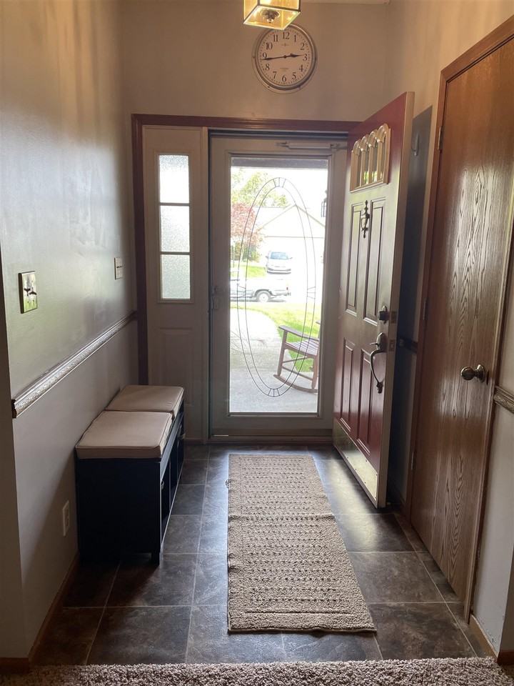 315 Cromwell Ct #NA - Photo 4 of 7