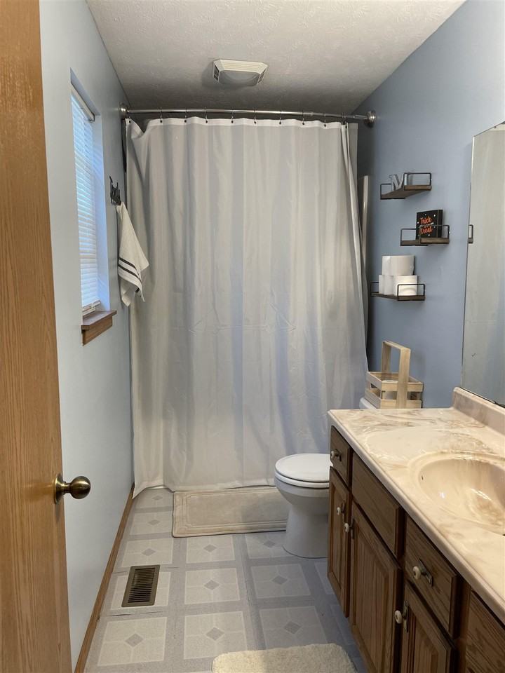 315 Cromwell Ct #NA - Photo 5 of 7