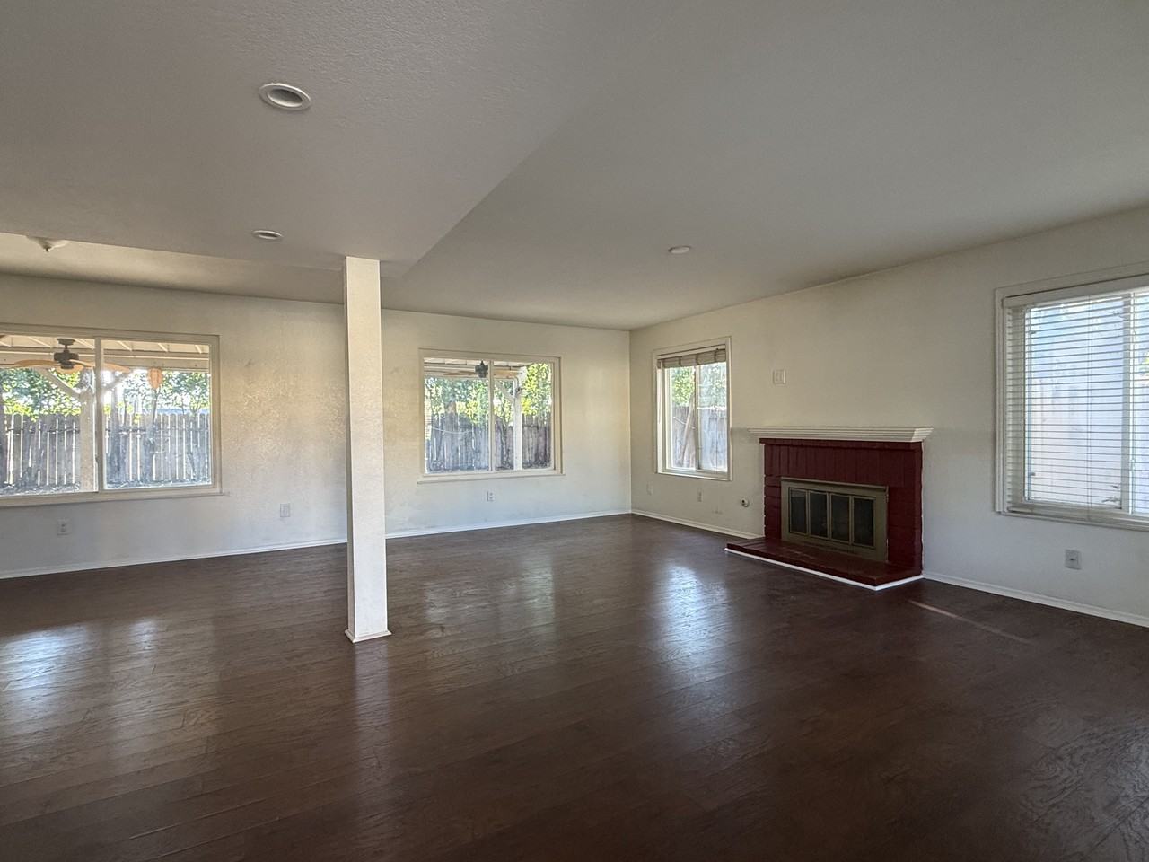 25 Naomi Street - Photo 6 of 9