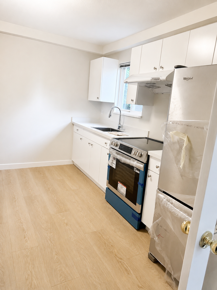 7000 Gray Avenue - Photo 2 of 11