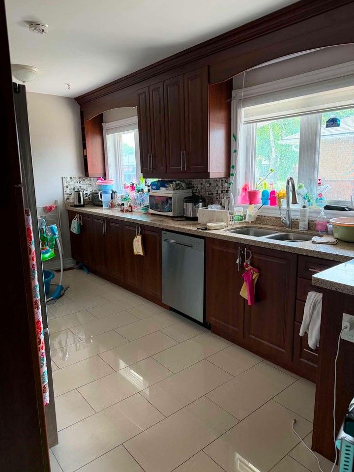 42 Tremely Crescent - Photo 2 of 5