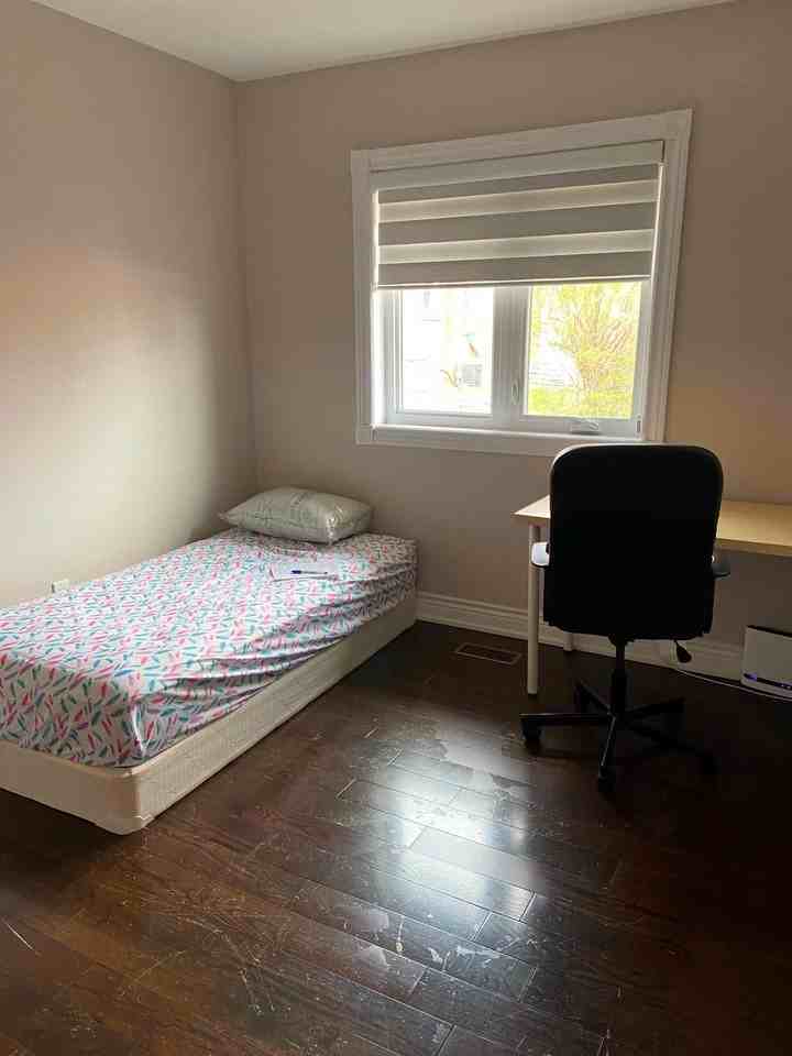 42 Tremely Crescent - Photo 5 of 5