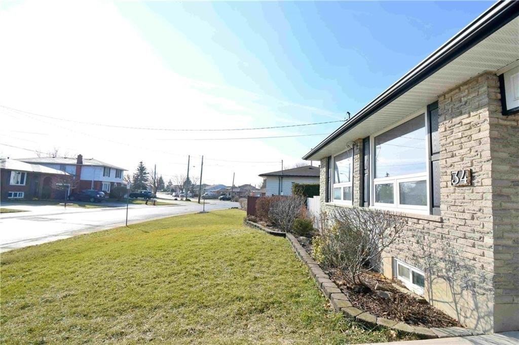 34 Leaway Ave - Photo 3 of 12