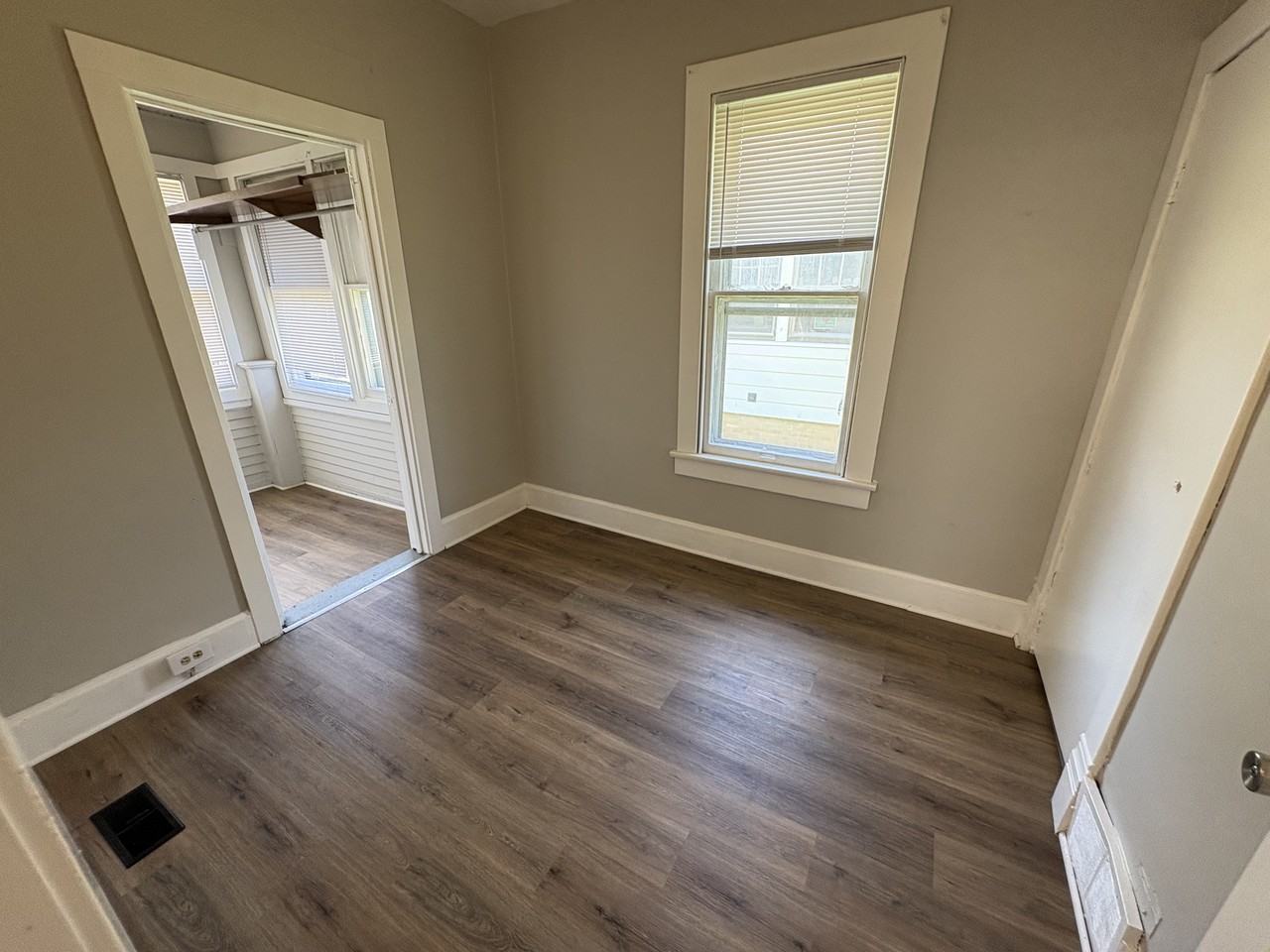 1107 West Gilbert Avenue - Photo 2 of 10