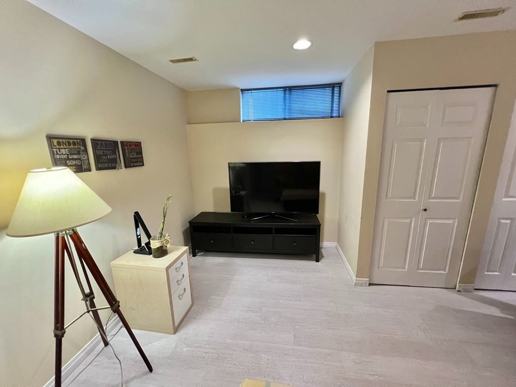 4864 Watling Street #BSMT - Photo 3 of 13