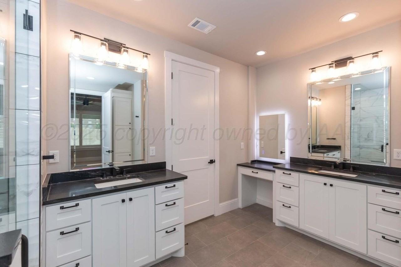 5901 Sheridan St - Photo 6 of 14