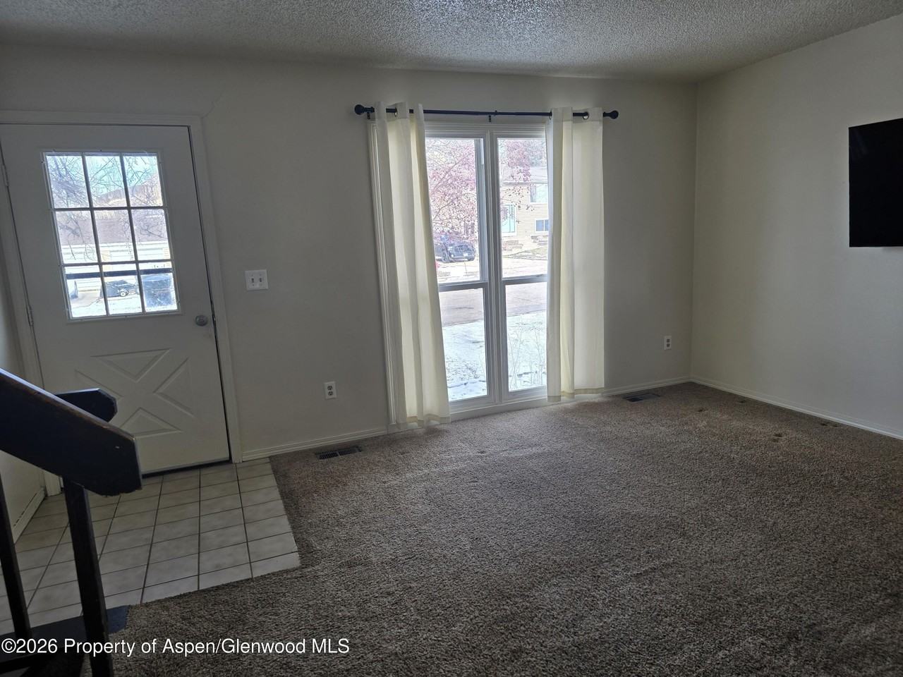 768 Riford Rd - Photo 3 of 18