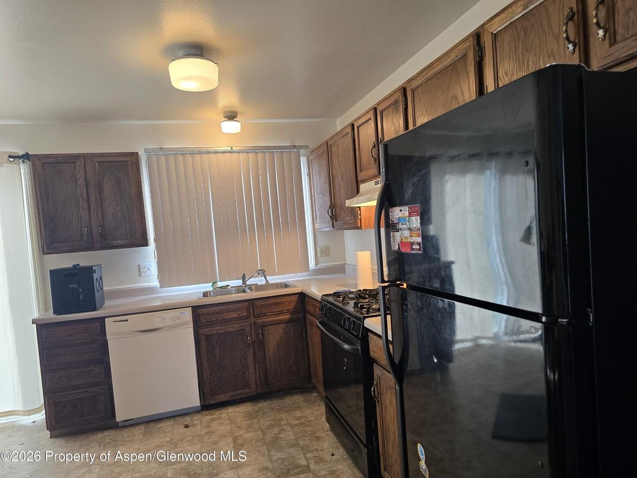 768 Riford Rd - Photo 5 of 18