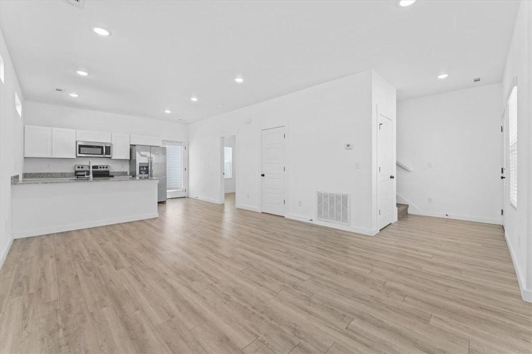 941 Ventnor - Photo 7 of 28