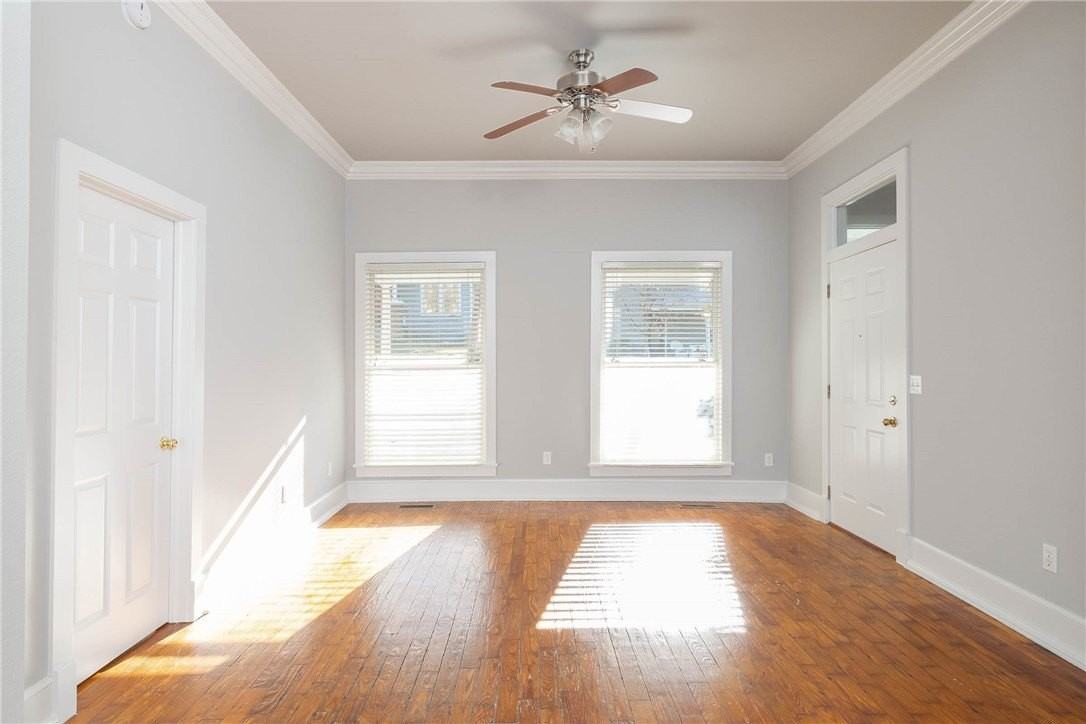 349 N Rollston Ave - Photo 4 of 29