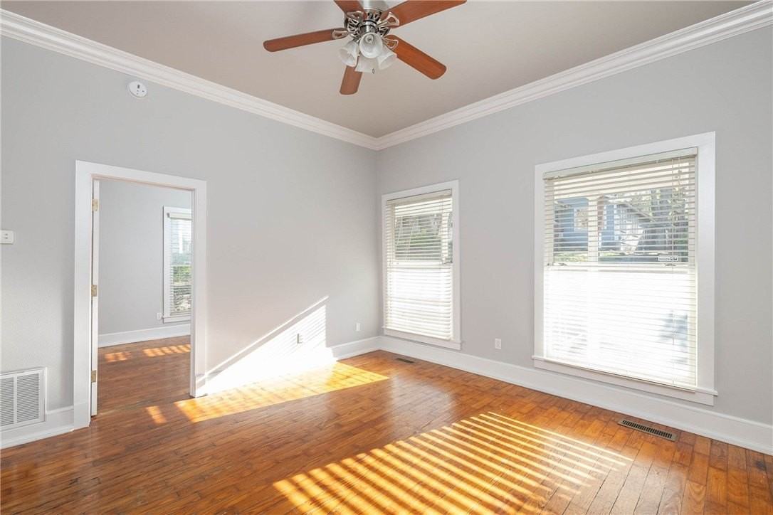 349 N Rollston Ave - Photo 5 of 29