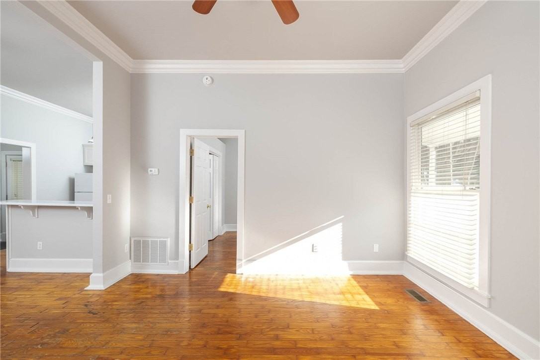 349 N Rollston Ave - Photo 6 of 29