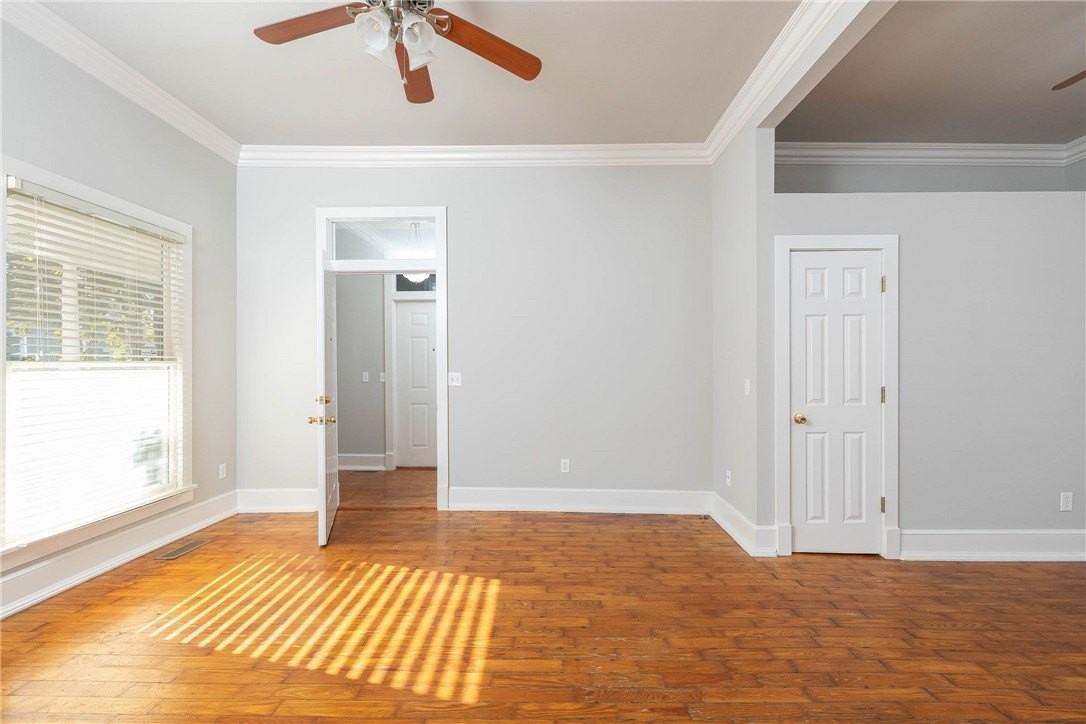 349 N Rollston Ave - Photo 7 of 29