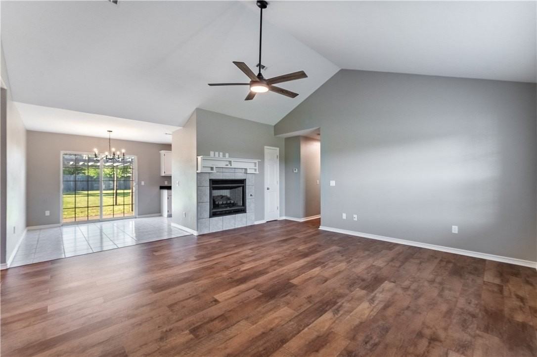 740 Dogwood St - Photo 3 of 23
