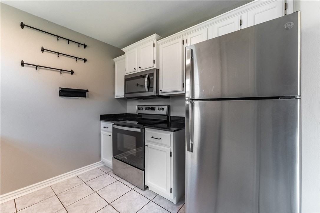 740 Dogwood St - Photo 6 of 23