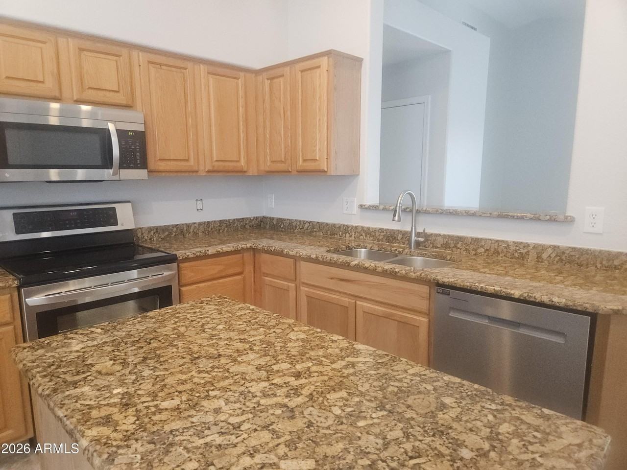 846 W Page Ave - Photo 3 of 13