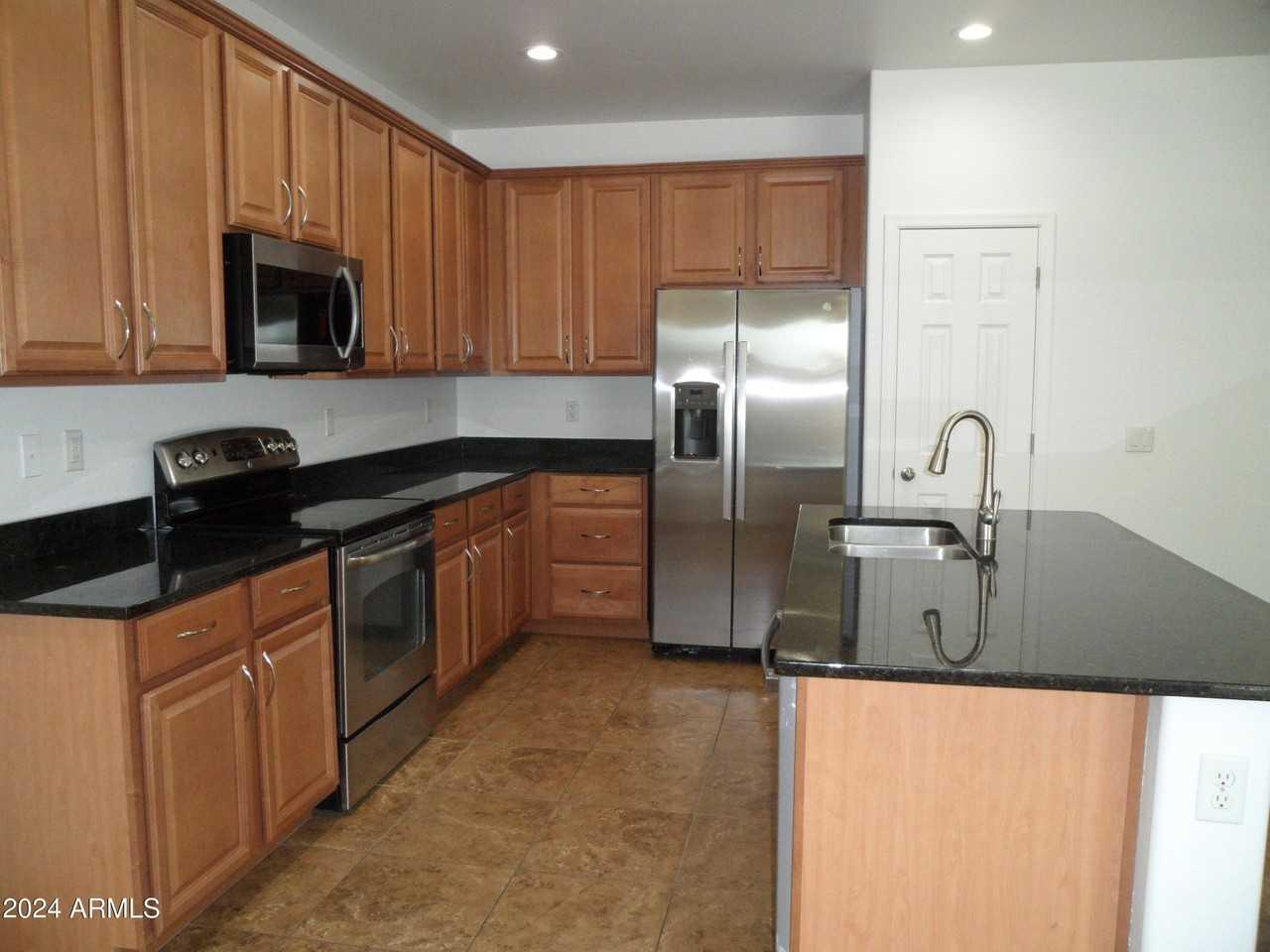 11319 E Sandoval Ave - Photo 3 of 14