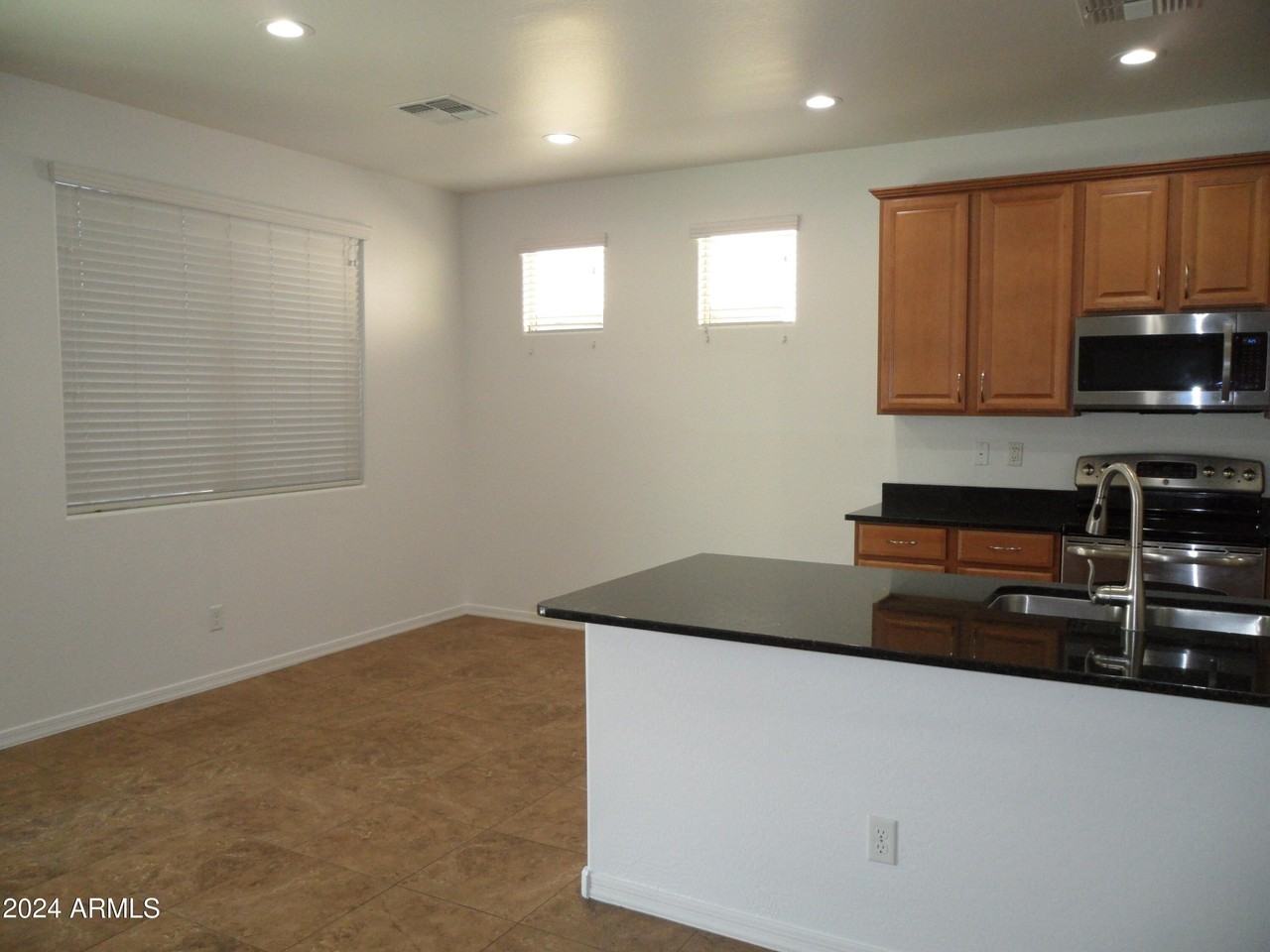 11319 E Sandoval Ave - Photo 4 of 14