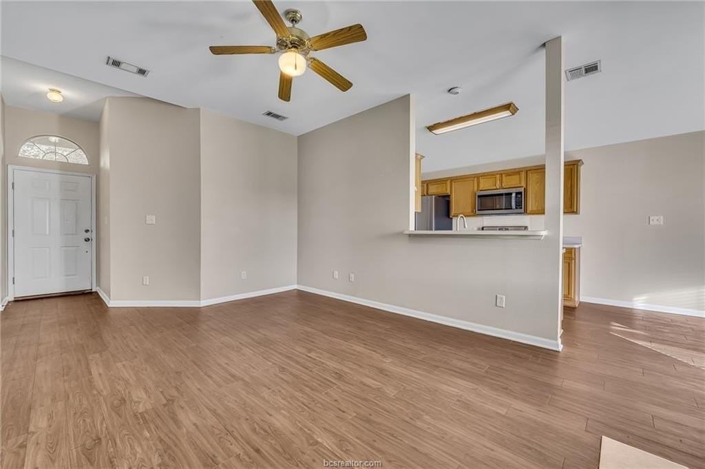 3715 Westfield Dr - Photo 3 of 18