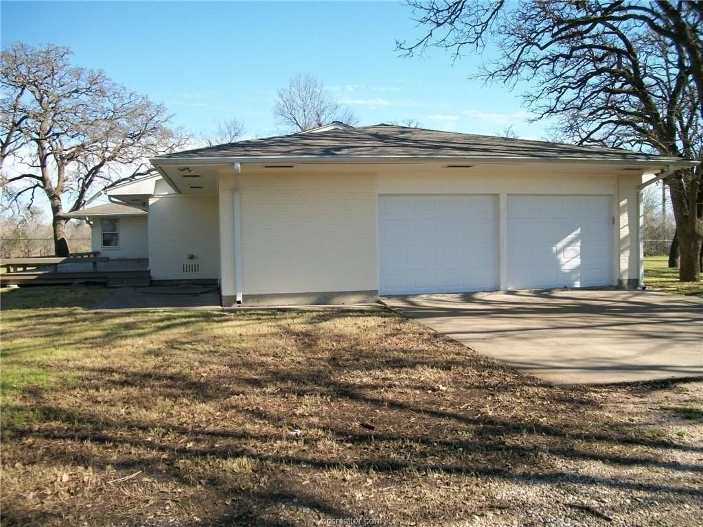 5601 Boonville Rd - Photo 5 of 25