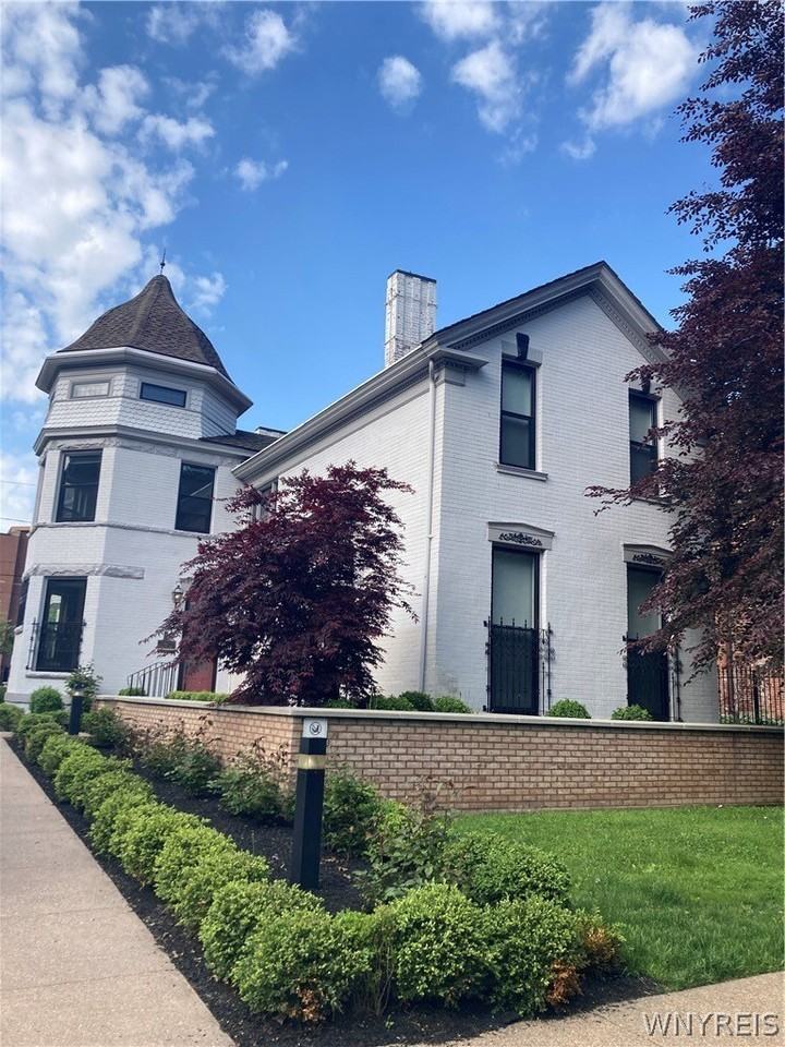 61 Johnson Park #2
