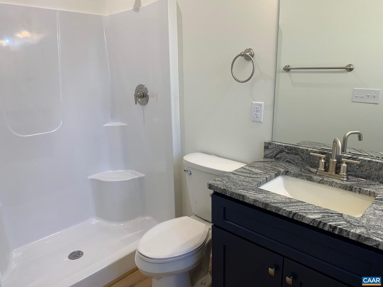 275 Barrington Dr - Photo 6 of 16