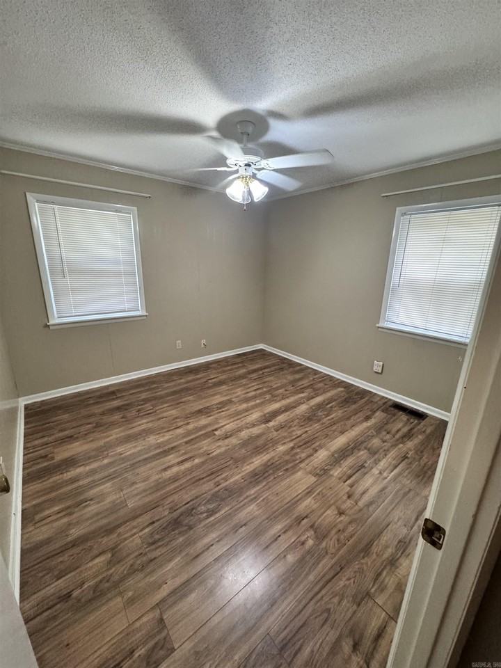 15201 Mccaleb Rd - Photo 3 of 20