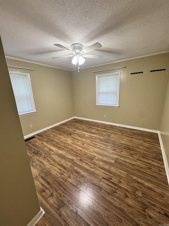 15201 Mccaleb Rd - Photo 5 of 20