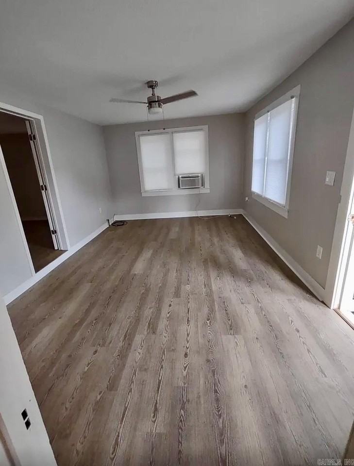 602 Rector St #B - Photo 3 of 10