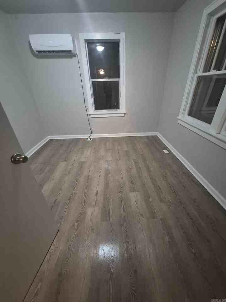 1005 W Saint Louis St - Photo 5 of 7