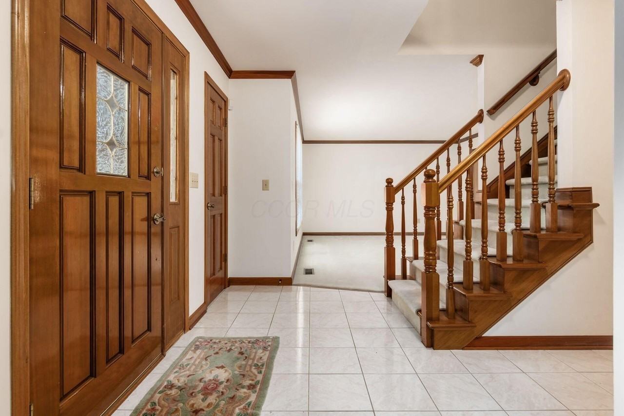 100 E Dublin Granville Rd - Photo 4 of 50