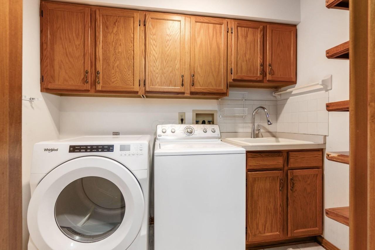 100 E Dublin Granville Rd - Photo 5 of 50