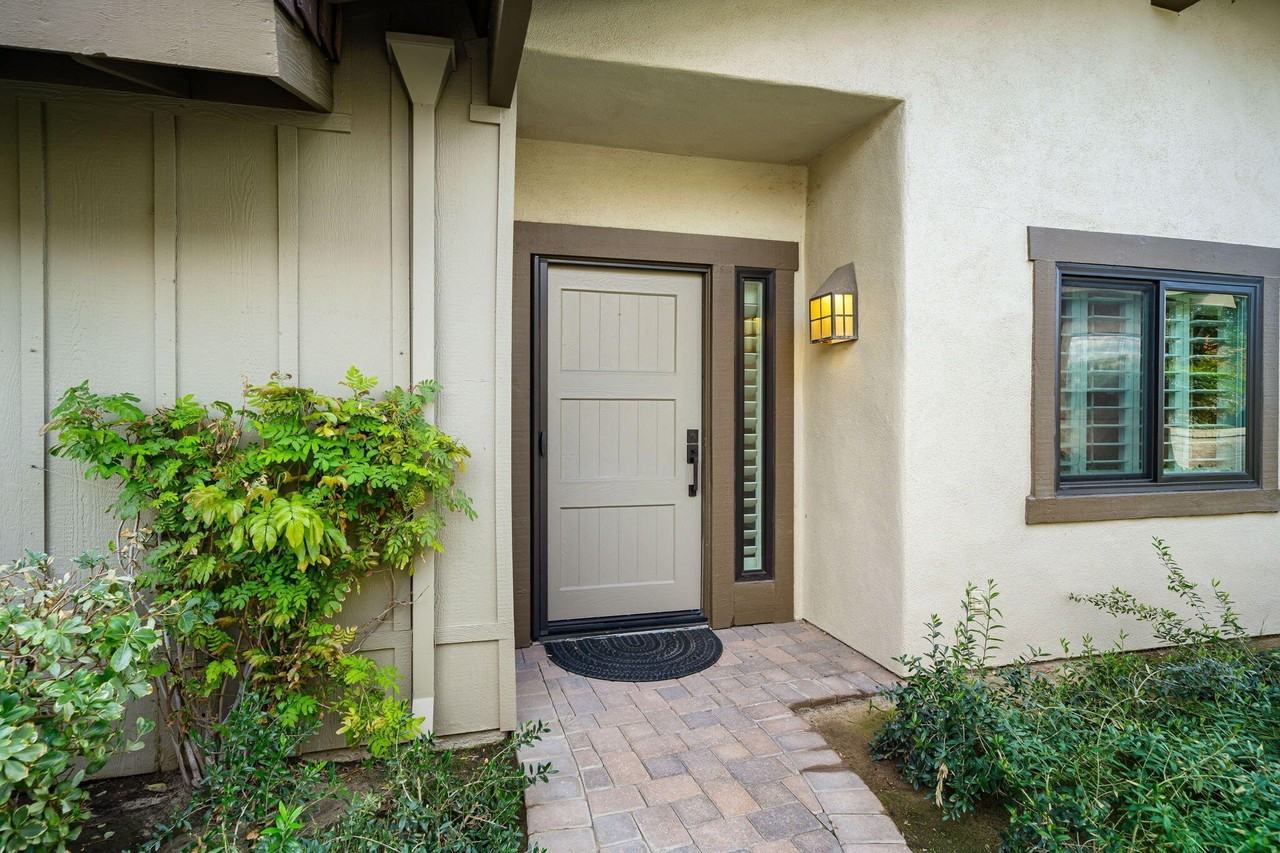 321 Bouquet Canyon Dr - Photo 4 of 39