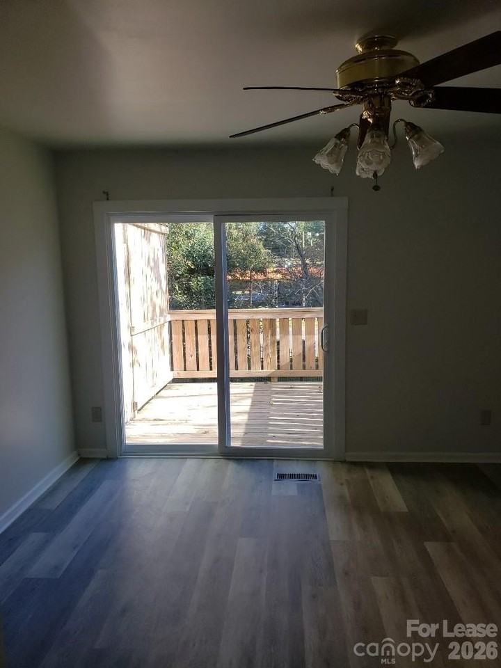 2830 Hosta Dr - Photo 4 of 11